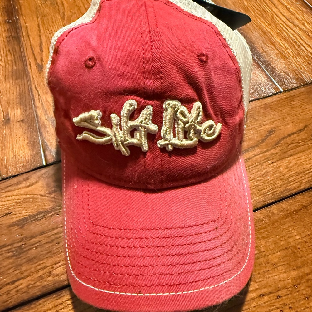 BNWT ‘Salt Life’ cap
